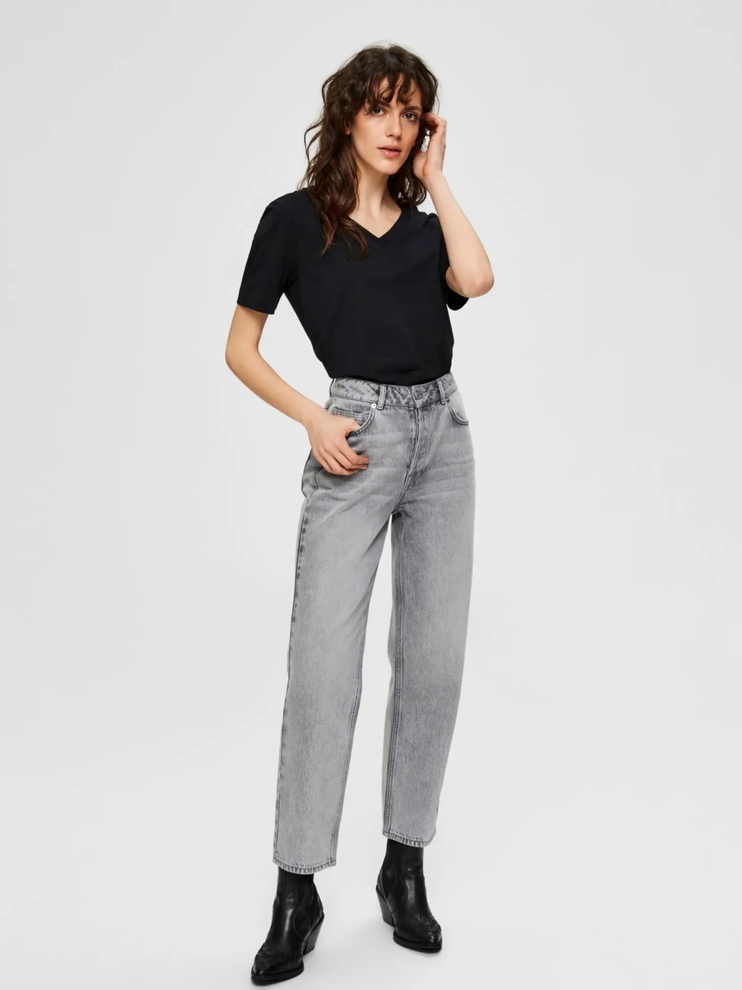 basic_tshirt_met_vhals_standard_2-1.webp Selected Basic T-Shirt Met V-Hals Standard Black Best