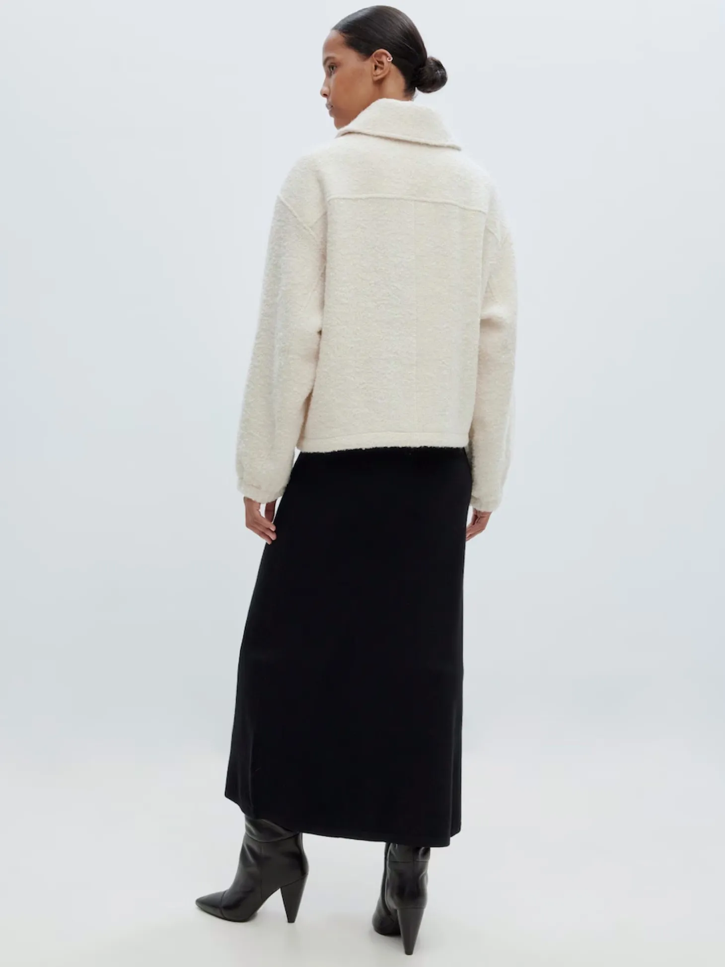 boucle_jas_machi_4.webp Edited Boucle Jas Machi Off-White Best Sale
