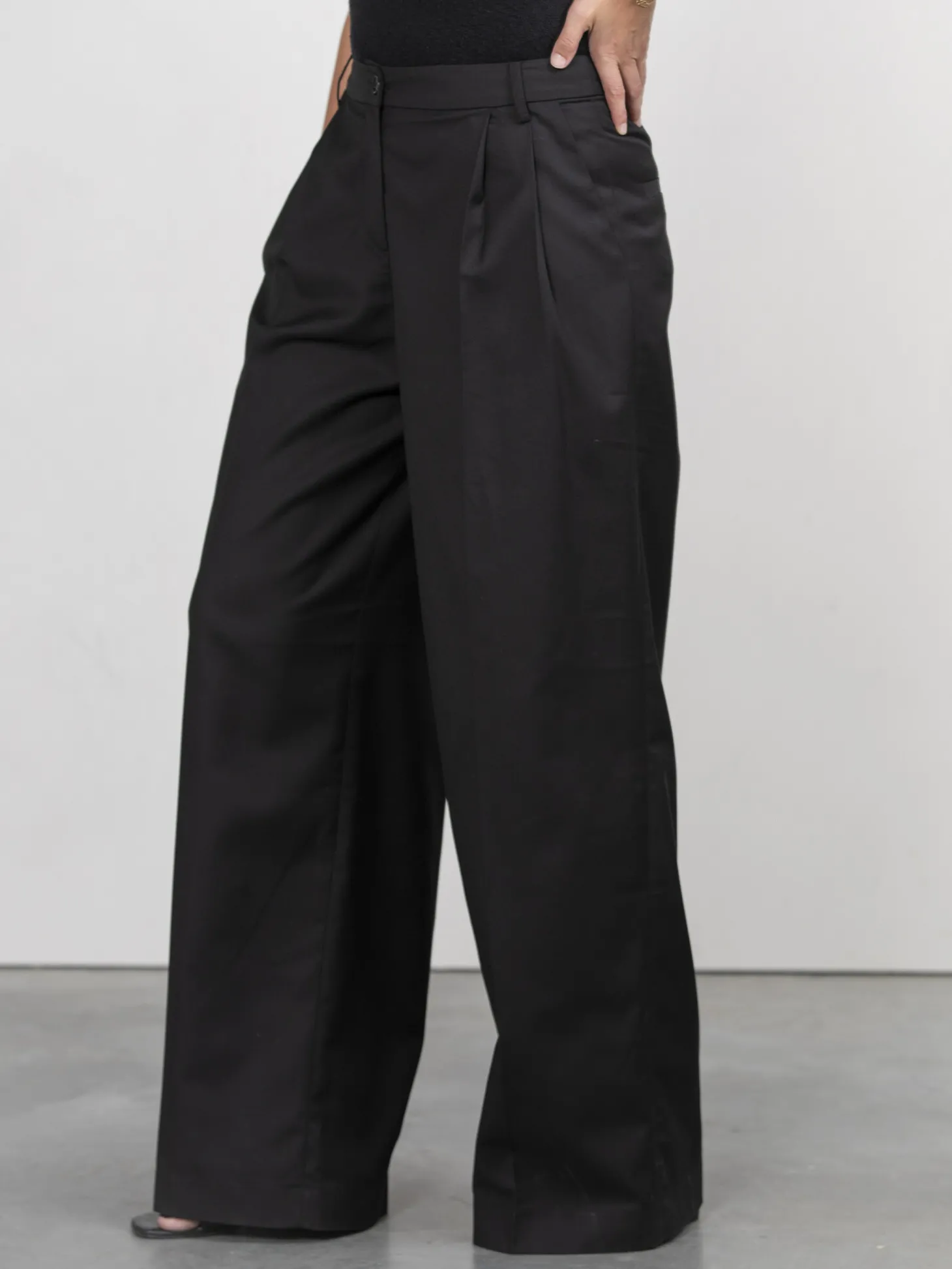 broek_aimee_3.webp Les Soeurs Broek Aimee Black Store