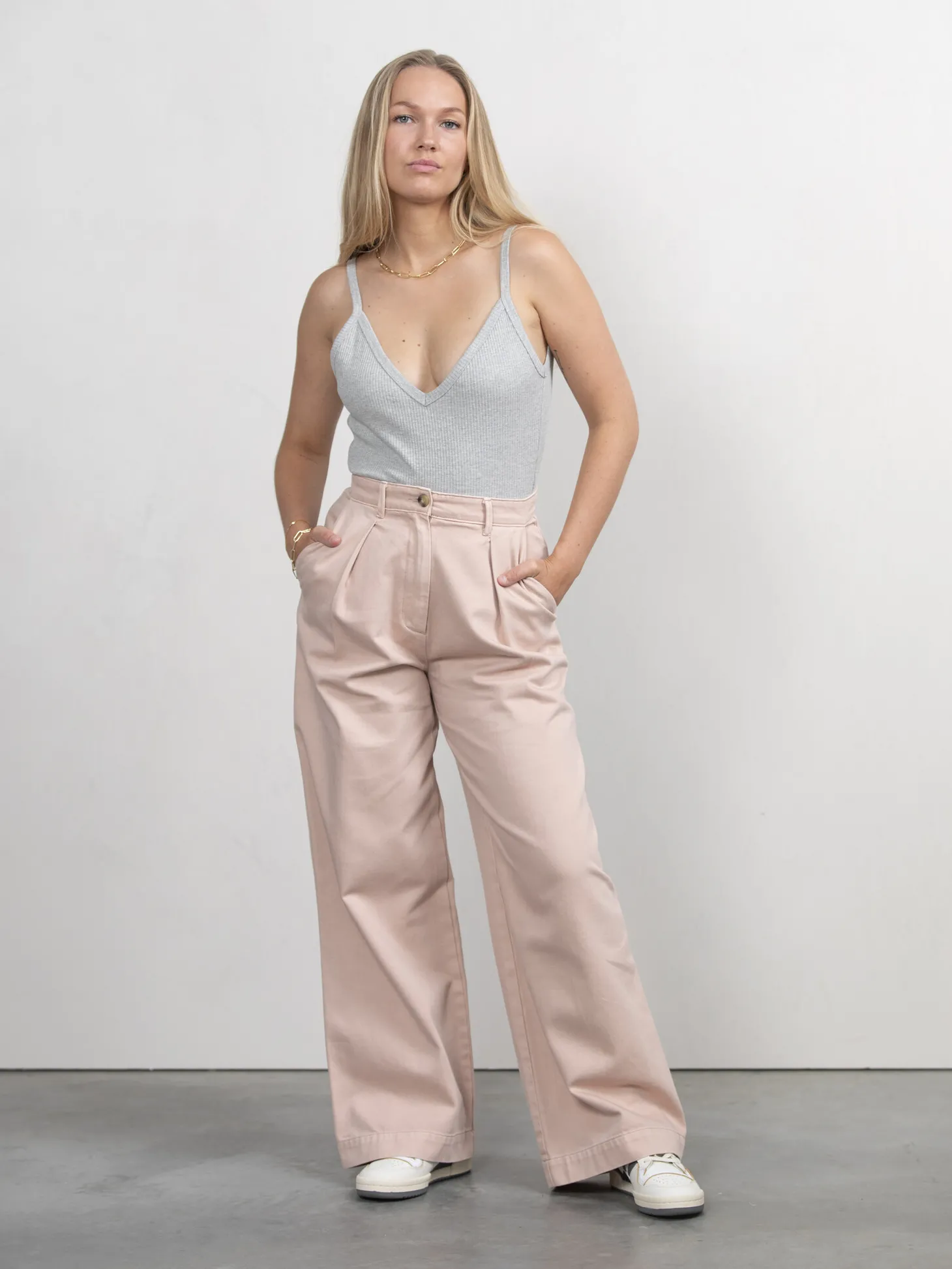 broek_mascha_2.webp Edited Broek Mascha Rose Smoke Clearance