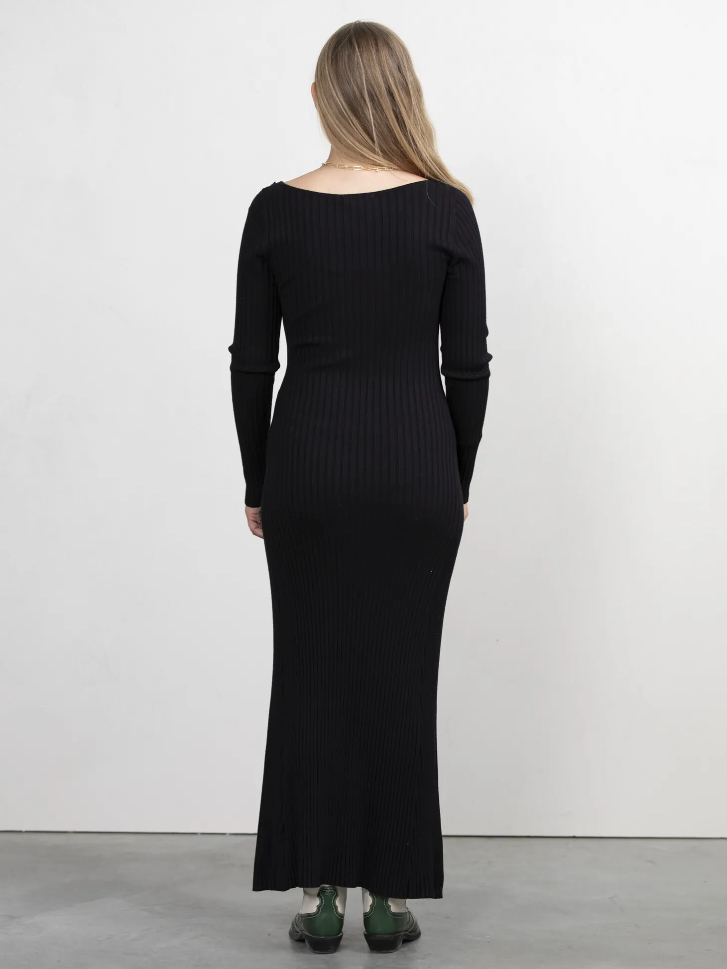 gebreide_jurk_smeralda_3.webp Edited Gebreide Jurk Smeralda Black Best Sale