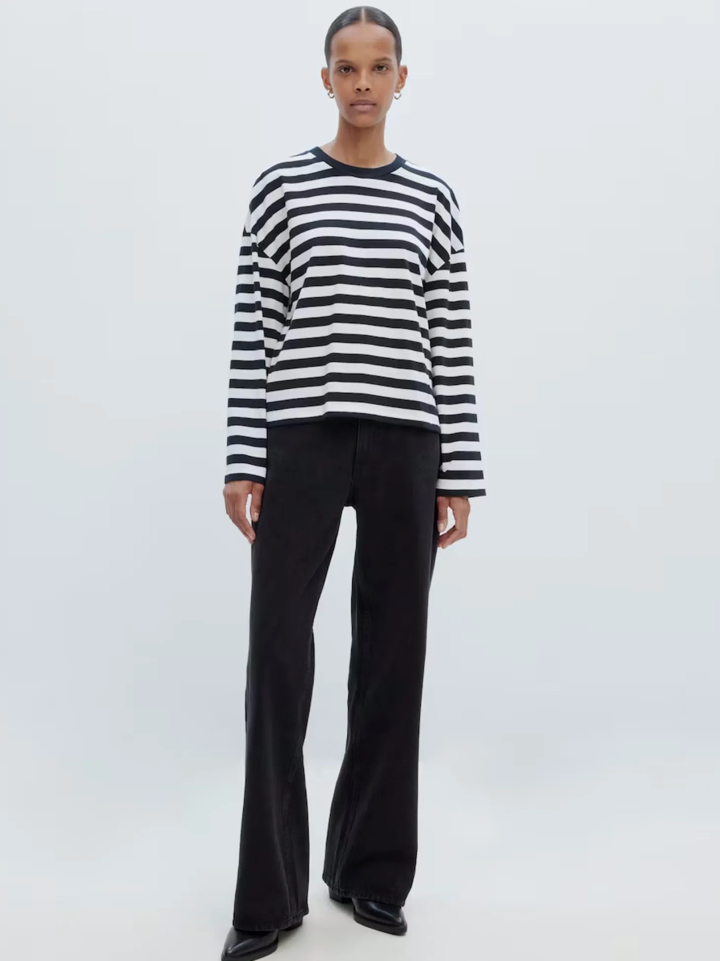 gestreept_tshirt_met_lange_mouwen_delfia_3.webp Edited Gestreept T-Shirt Met Lange Mouwen Delfia Black & White Stripes Online
