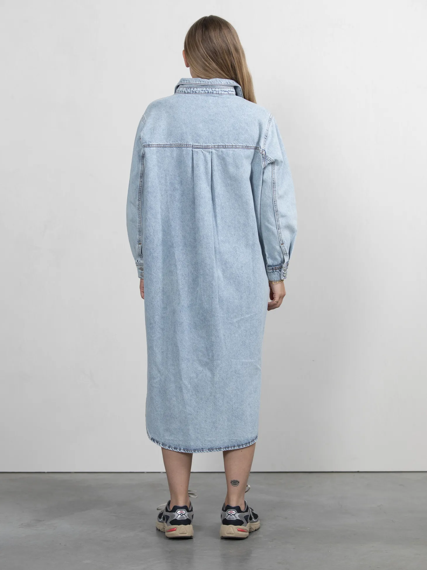 lange_denim_jurk_mel_3.webp Les Soeurs Lange Denim Jurk Mel Light Blue Denim Online