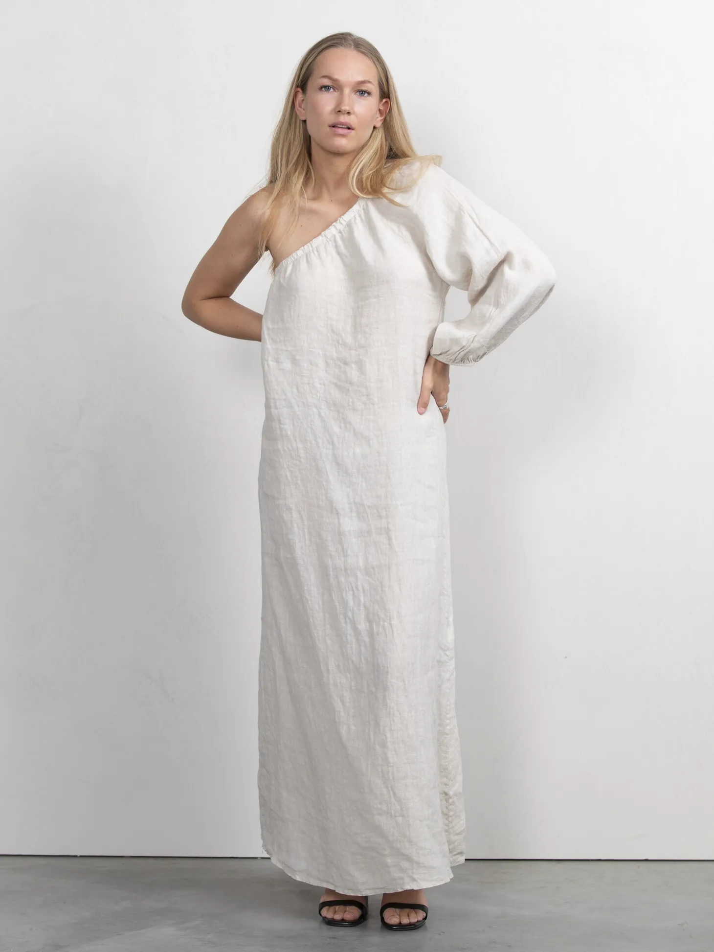Le Marais Offshoulder Jurk Lily Beige Best Sale
