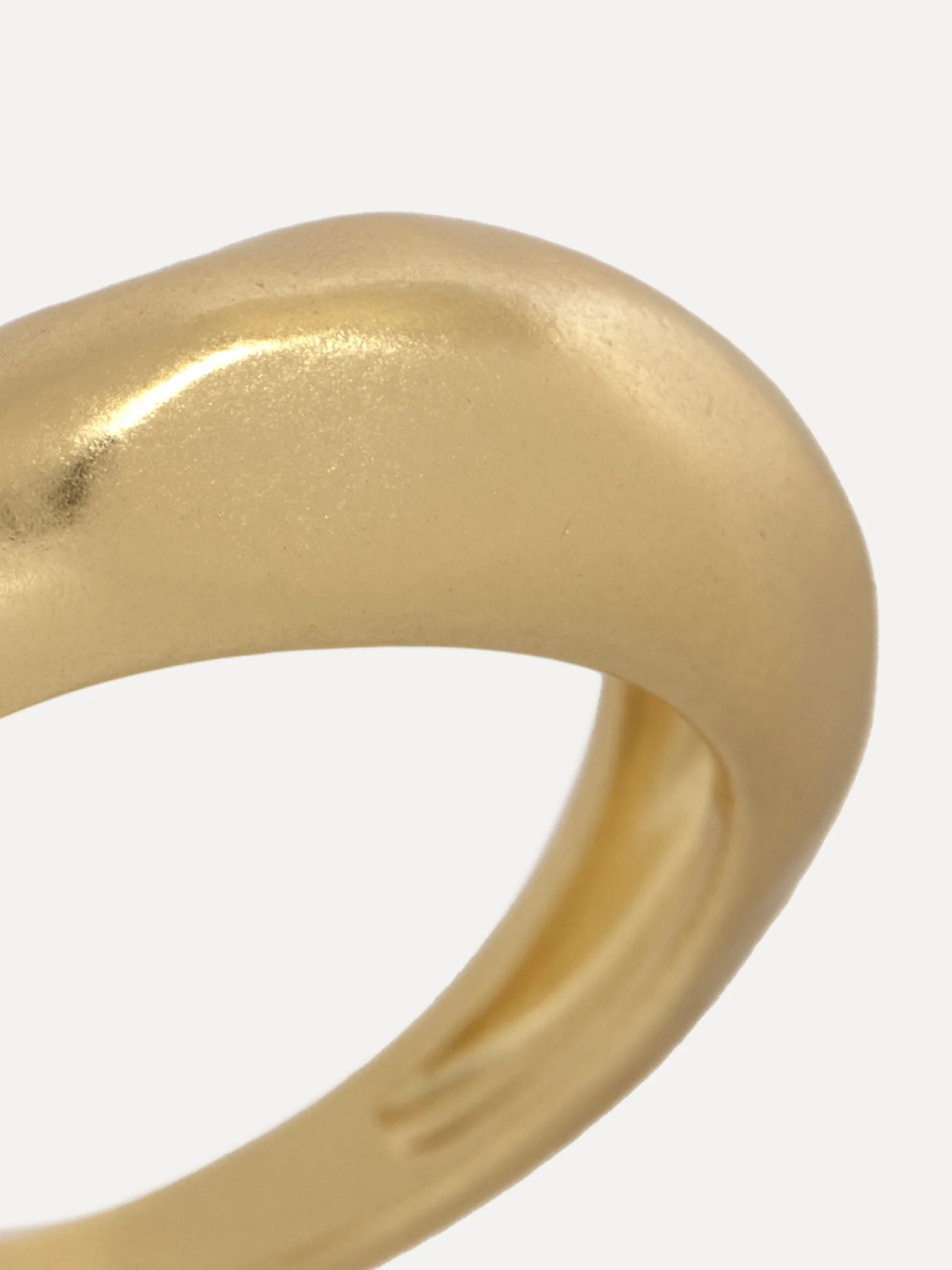 ring_gioia_hammered_dome_4.webp Les Soeurs Ring Gioia Hammered Dome Gold Flash Sale