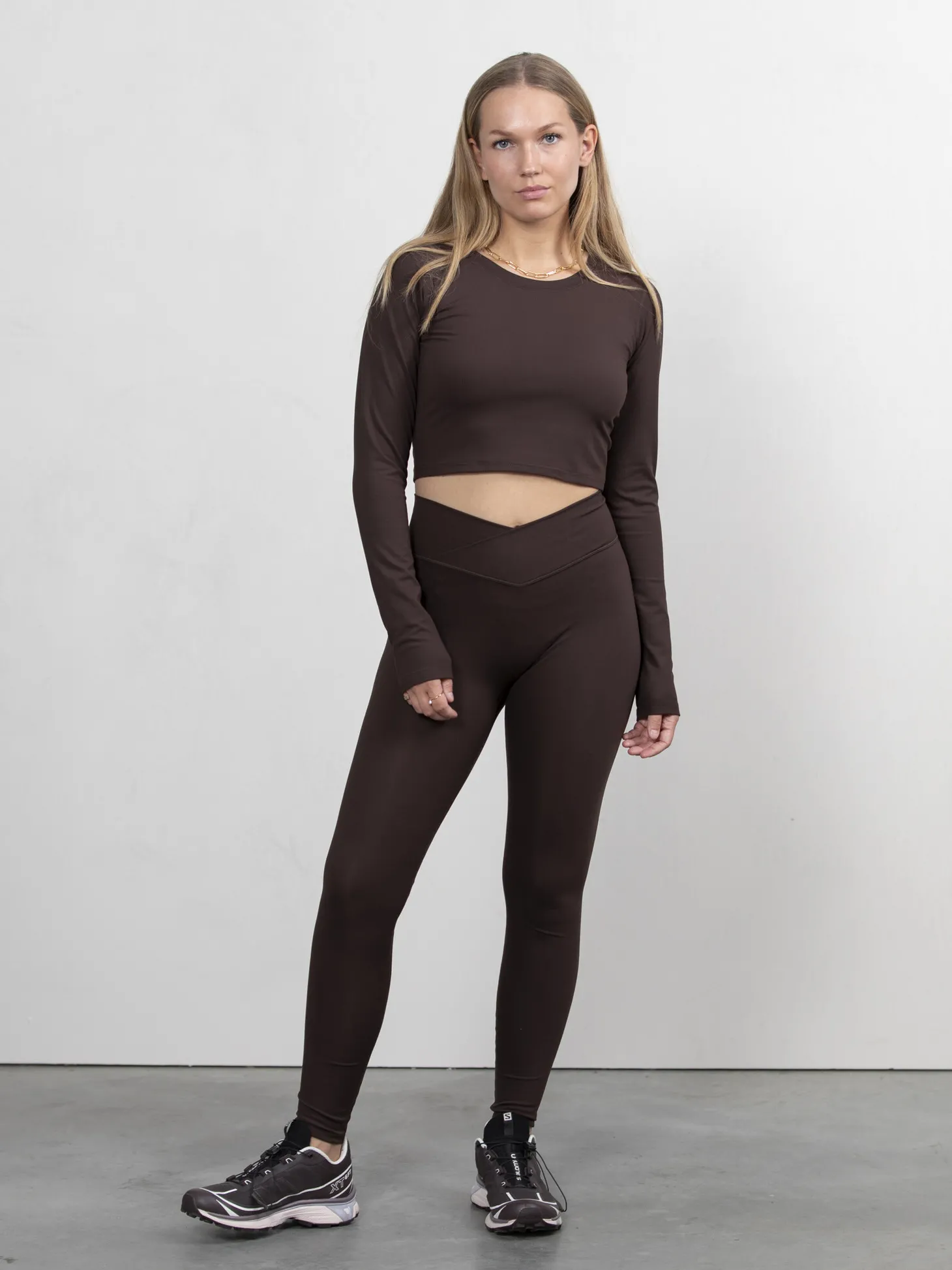 sporttop_met_lange_mouwen_arjan_3.webp Les Soeurs Sporttop Met Lange Mouwen Arjan Brown Sale