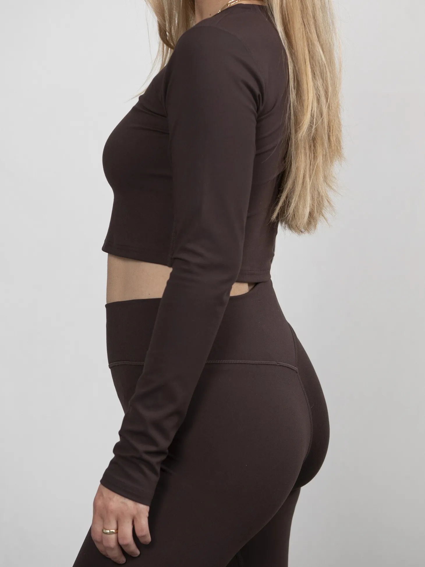 sporttop_met_lange_mouwen_arjan_5.webp Les Soeurs Sporttop Met Lange Mouwen Arjan Brown Sale