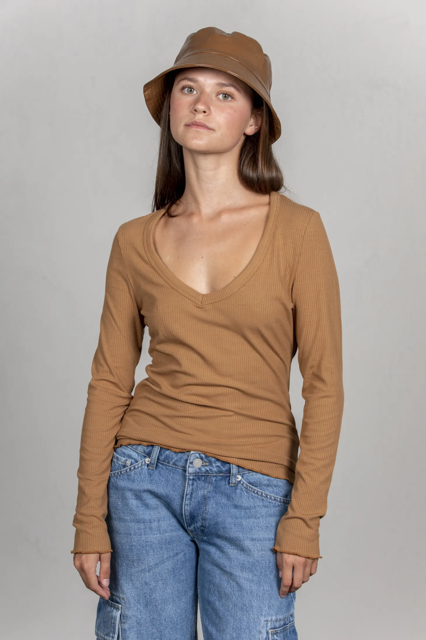 vegan_leren_bucket_hat_penny_2.webp Les Soeurs Vegan Leren Bucket Hat Penny Toffee Flash Sale