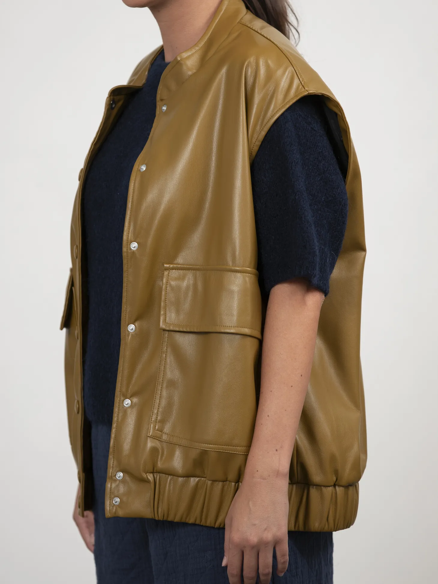 vest_nate_3-2.webp Le Marais Vest Nate Olive Best Sale