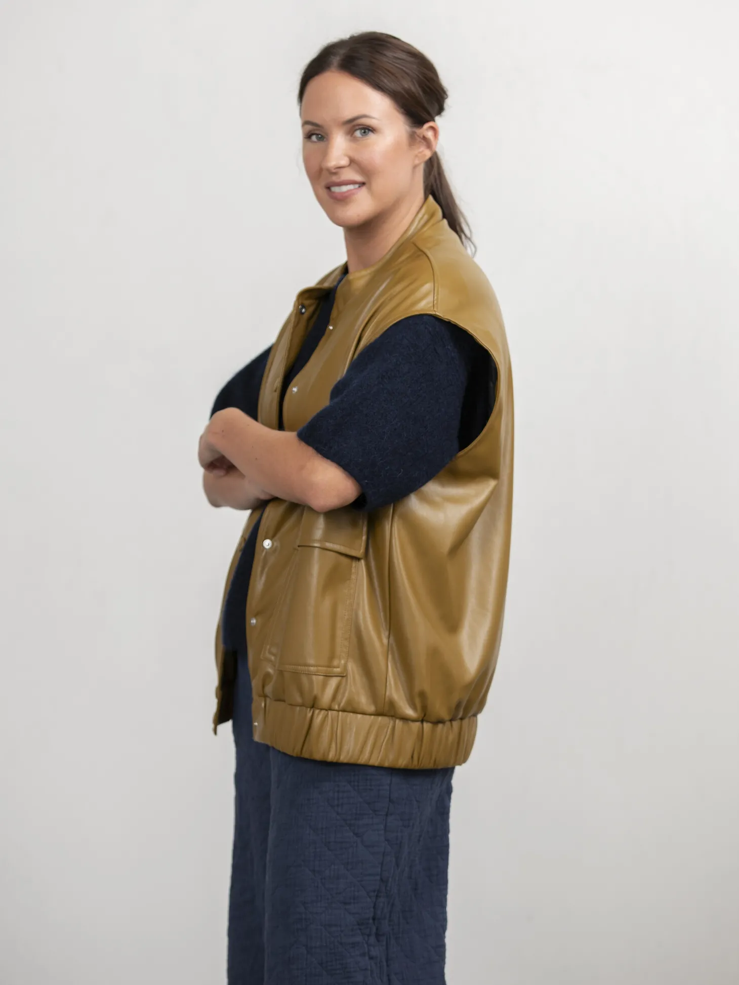 vest_nate_5.webp Le Marais Vest Nate Olive Best Sale