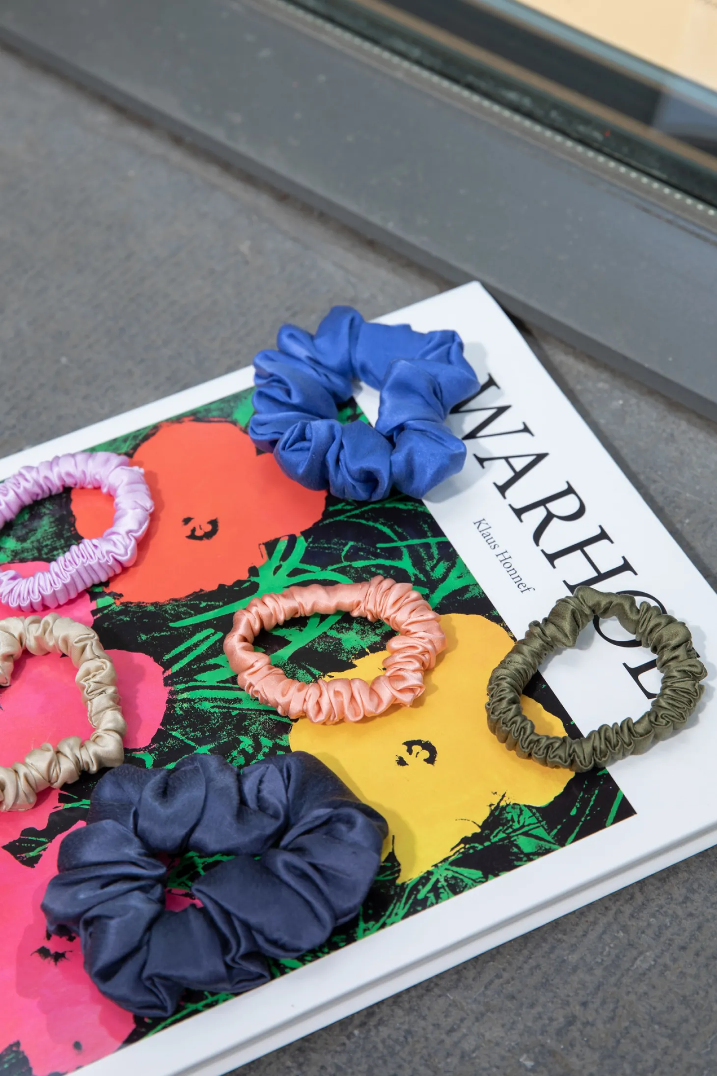 zijden_scrunchie_2.webp Les Soeurs Zijden Scrunchie Bright Blue Clearance
